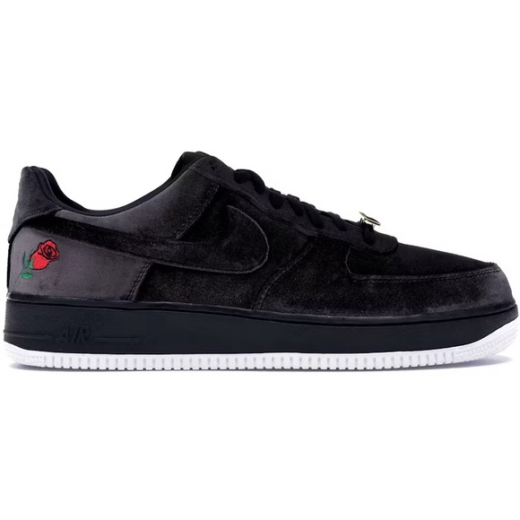 Nike Velvet Sneakers - Black Nike Air force 1 07 QS Velvet Rose